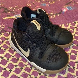 Nike Azurie Elizabeth Kylie Irving toddler size 7